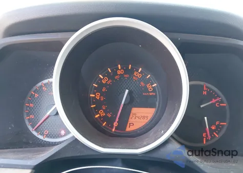 2013 Toyota 4Runner Sr5 z USA, uszkodzony, nr VIN JTEBU5JR0D5145180